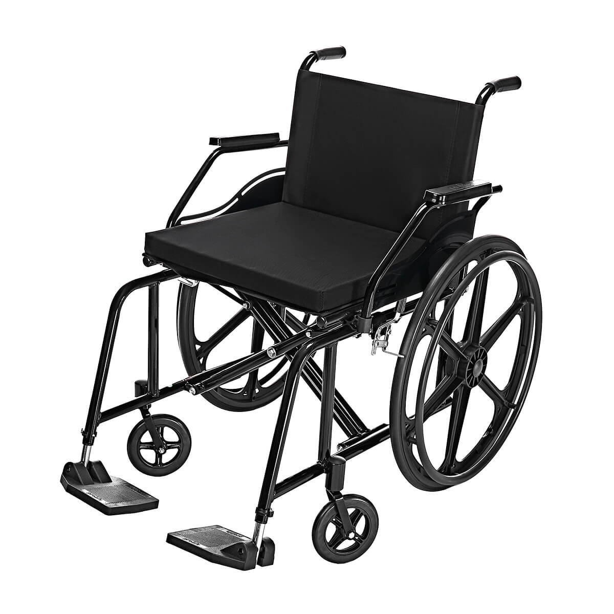 CARACTERÍSTICAS


	Assento de 52cm com almofada
	Apoio de braços escamoteável
	Estrutura dobrável em X duplo
	Apoio de pés regulável e removível
	Com protetor de roupa


DIMENSÕES


	Profundidade do assento — 44cm
	Altura do assento ao chão — 53cm
	Altura do encosto — 33cm
	Largura da cadeira — 71cm
	Largura da cadeira fechada — 38cm


DETALHES


	Suporta até — 130kg
	Peso da cadeira — 18kg


OPCIONAIS


	Suporte para soro
	Cinto 4 pontos
